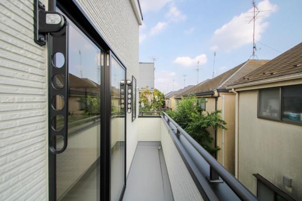 【見学予約受付中♪／全室2面採光】小平市上水新町3丁目　新築一戸建て バルコニー