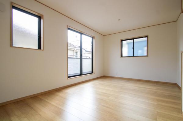 【見学予約受付中♪／全室2面採光】小平市上水新町3丁目　新築一戸建て リビングダイニング