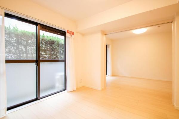 セザール上井草　1階 洋室