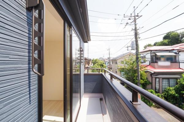 【駅徒歩15分・LDK19.5帖】富士見市渡戸3丁目　新築一戸建て バルコニー
