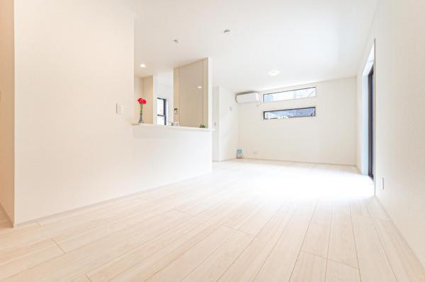 【駅徒歩15分・LDK19.5帖】富士見市渡戸3丁目　新築一戸建て リビングダイニング