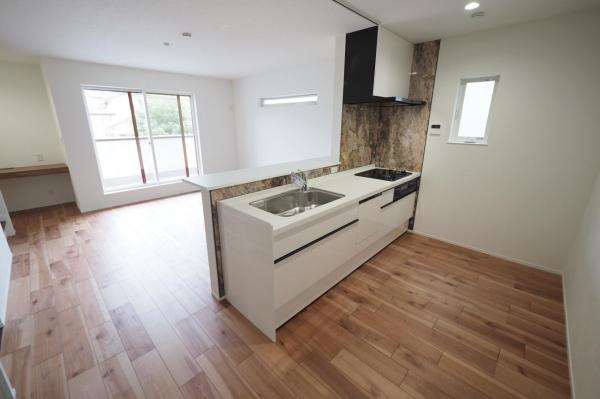 新座市野火止1丁目　新築一戸建て キッチン