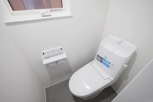 新座市野火止1丁目　新築一戸建て トイレ