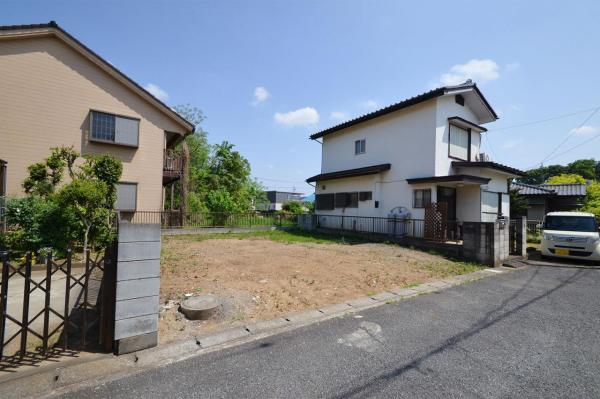 坂戸市泉町2丁目　土地 前面道路含む現地写真