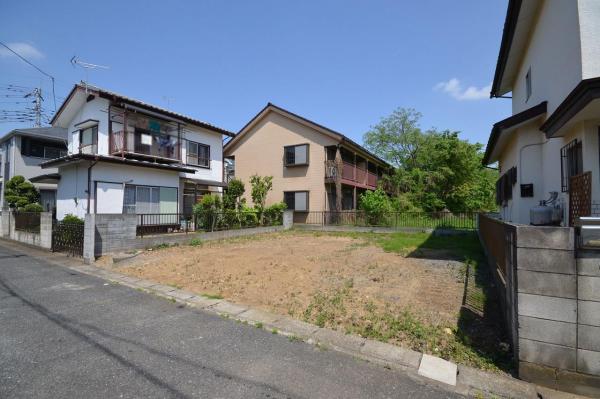 坂戸市泉町2丁目　土地 前面道路含む現地写真