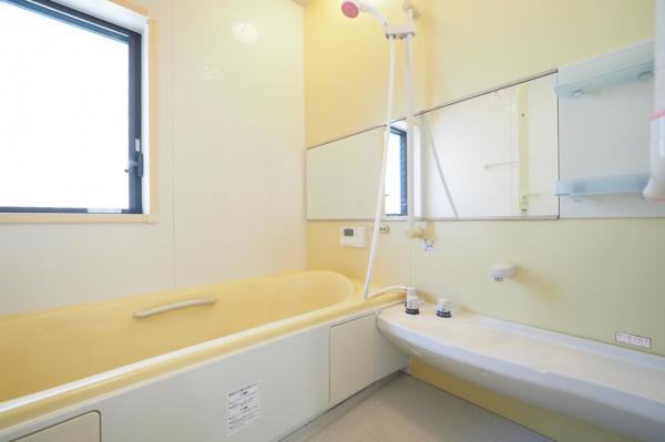 所沢市向陽町　中古一戸建て 浴室