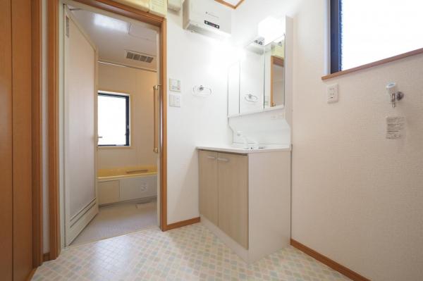 所沢市向陽町　中古一戸建て 洗面化粧台