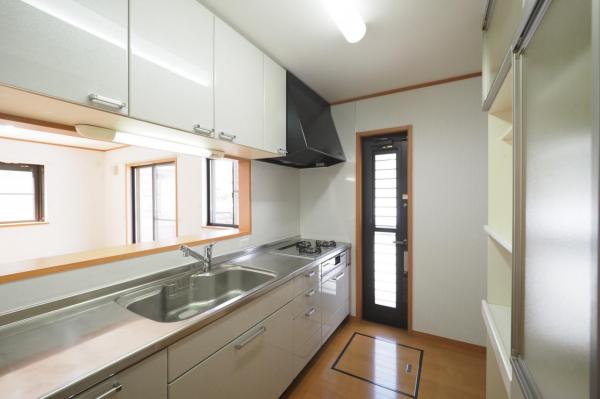 所沢市向陽町　中古一戸建て キッチン
