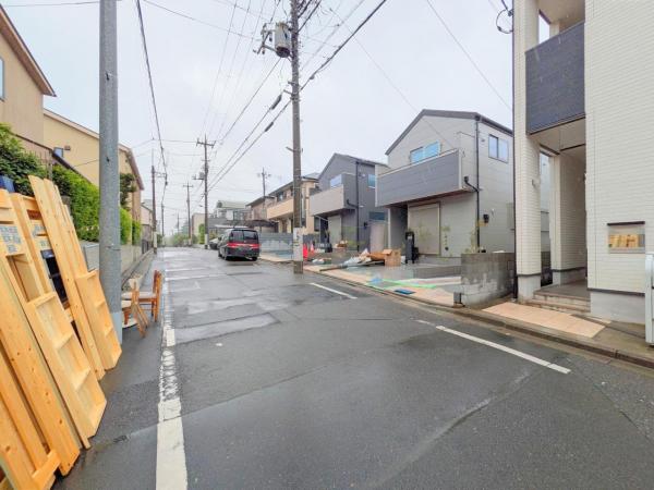 練馬区関町北3丁目　新築一戸建て 前面道路含む現地写真