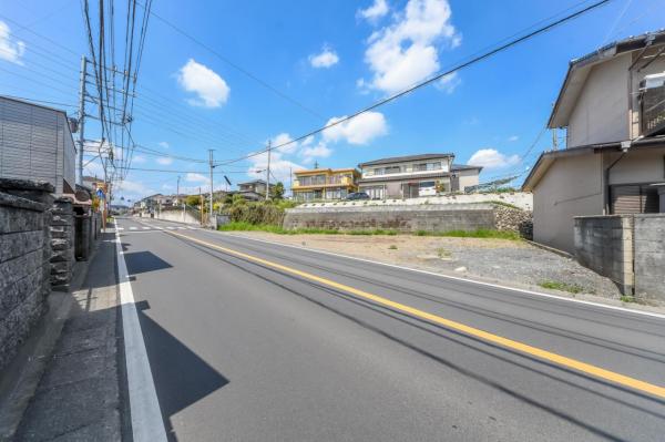 【住協のお預かり物件】飯能市川寺　土地 前面道路含む現地写真