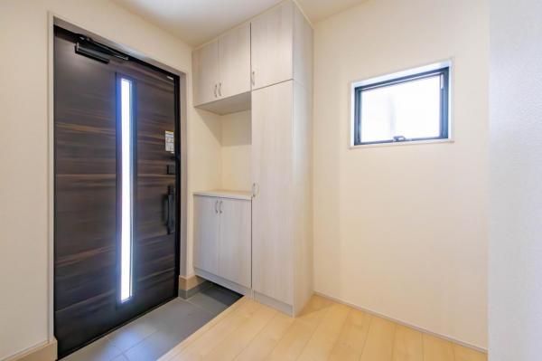 狭山市大字堀兼　新築一戸建て 玄関