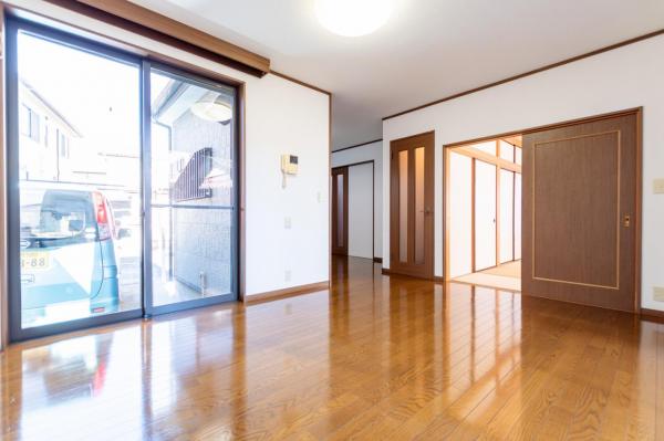 【駅徒歩15分／売主物件】入間市高倉4丁目　中古 リビング