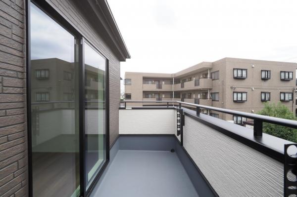 所沢市上新井2丁目　新築一戸建て バルコニー