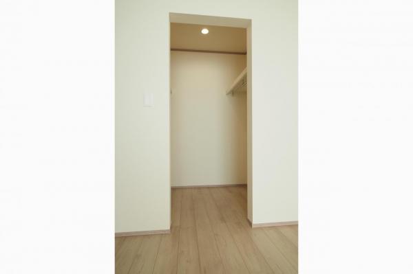 狭山市中央1丁目　新築一戸建て ウォークインクローゼット