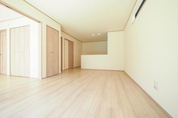 狭山市中央1丁目　新築一戸建て リビングダイニング