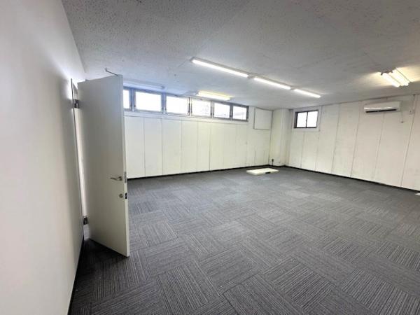 グローバル飯能ビル 