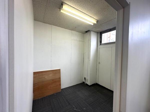 グローバル飯能ビル 