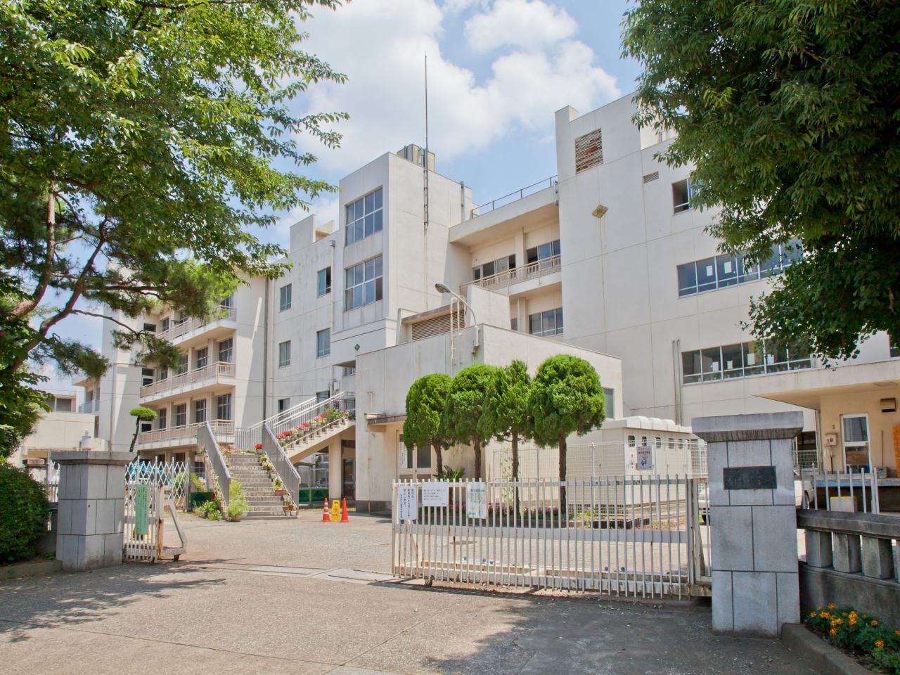 所沢市立富岡中学校