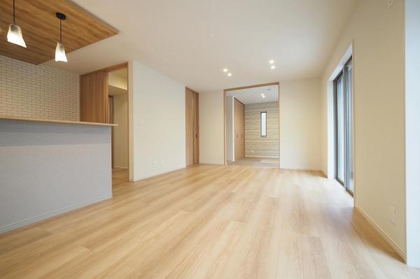 日高市原宿　新築戸建 リビングダイニング