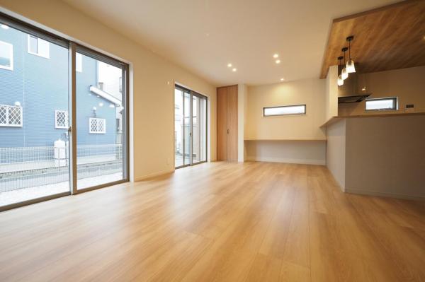 日高市原宿　新築戸建 リビングダイニング