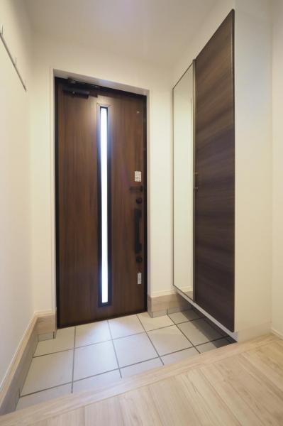 志木市中宗岡2丁目　新築一戸建て 玄関