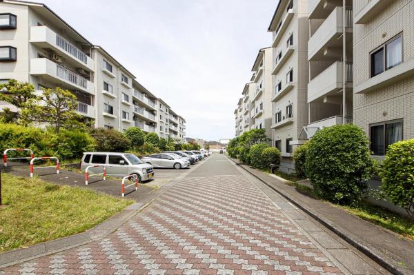 【住協だけのお預かり物件】入間扇町屋団地 ～バス停に近い9号棟～ 外観写真