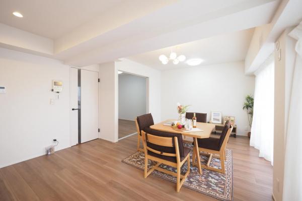 レクセル朝霞　5階 リビングダイニング