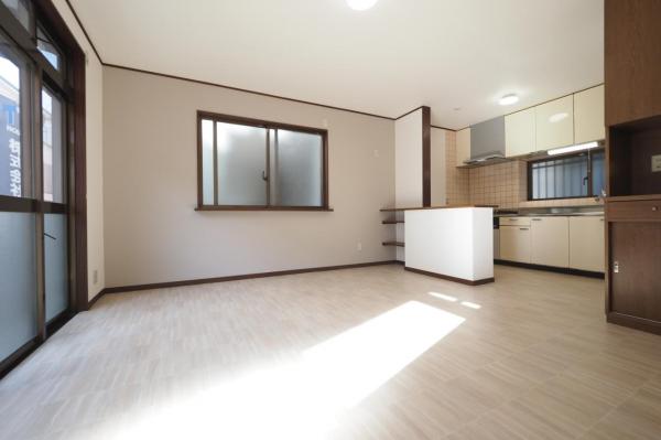 所沢市東狭山ヶ丘1丁目　中古戸建て リビング