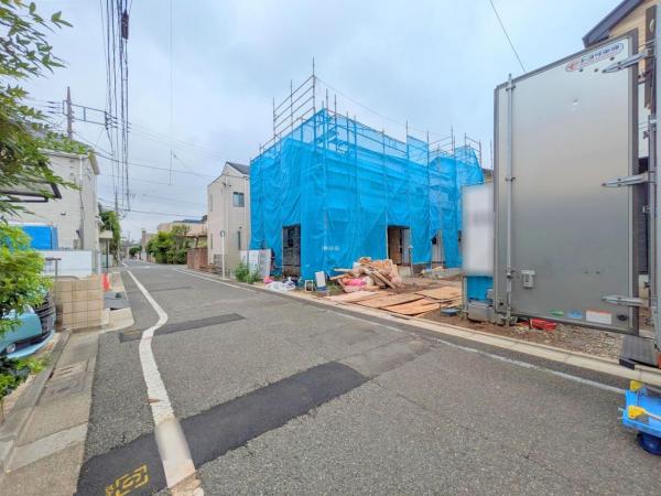 練馬区早宮4丁目　新築一戸建て 前面道路含む現地写真
