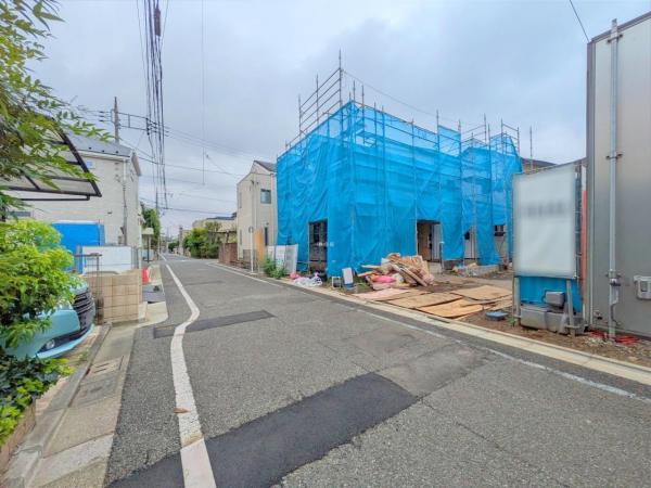 練馬区早宮4丁目　新築一戸建て 前面道路含む現地写真