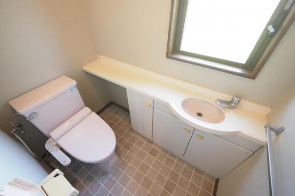 日高市南平沢　中古一戸建て トイレ