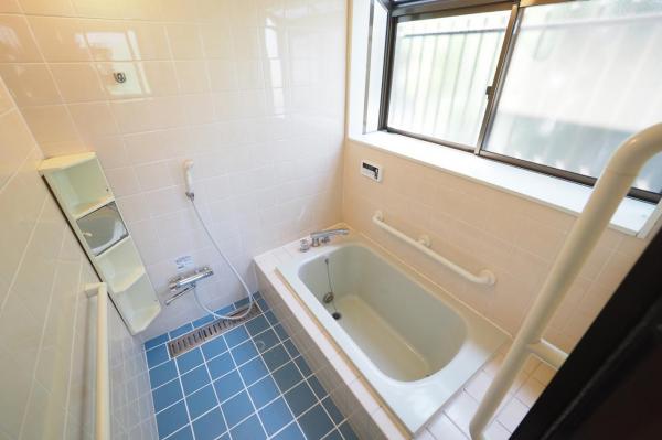 日高市南平沢　中古一戸建て 浴室