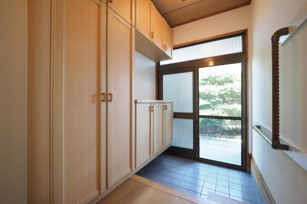 日高市南平沢　中古一戸建て 玄関