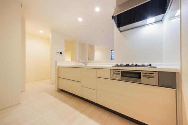 【初春おすすめ物件　ZEH省エネ住宅】富士見市鶴馬3丁目　新築一戸建て キッチン