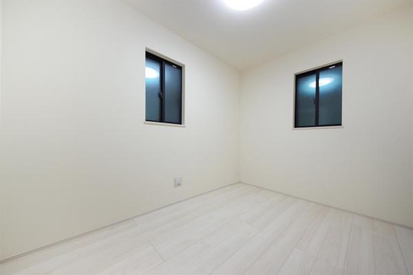 【初春おすすめ物件　ZEH省エネ住宅】富士見市鶴馬3丁目　新築一戸建て 洋室