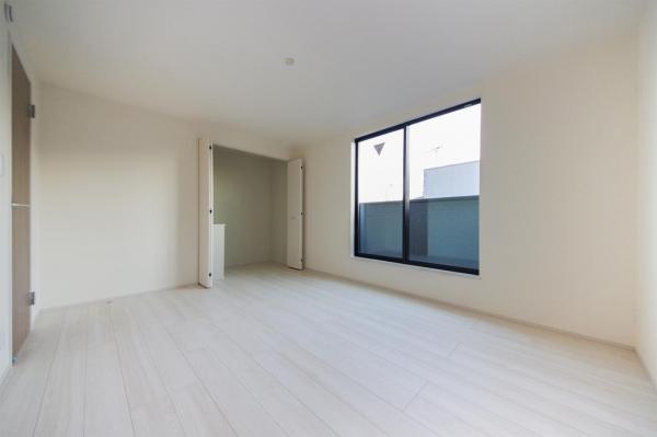 【初春おすすめ物件　ZEH省エネ住宅】富士見市鶴馬3丁目　新築一戸建て 洋室