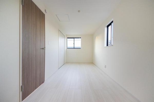 【初春おすすめ物件　ZEH省エネ住宅】富士見市鶴馬3丁目　新築一戸建て 洋室