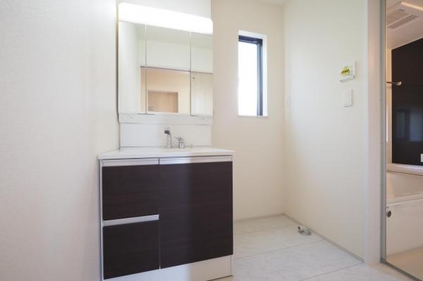 入間市大字新久　新築一戸建て 洗面化粧台