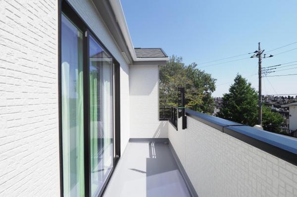 入間市大字新久　新築一戸建て バルコニー