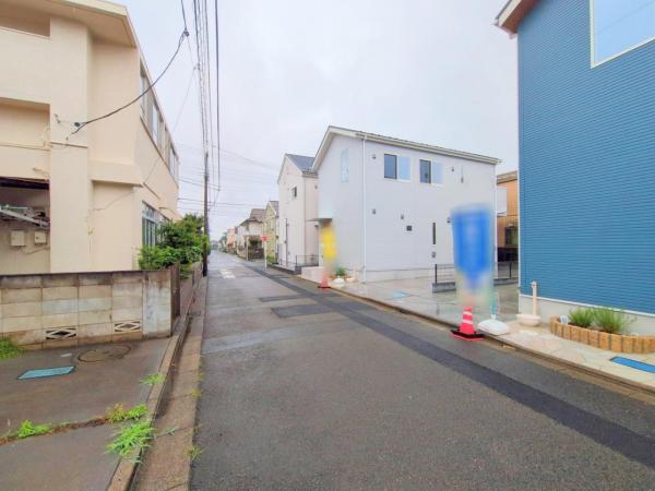 小平市上水本町1丁目　新築一戸建て 前面道路含む現地写真
