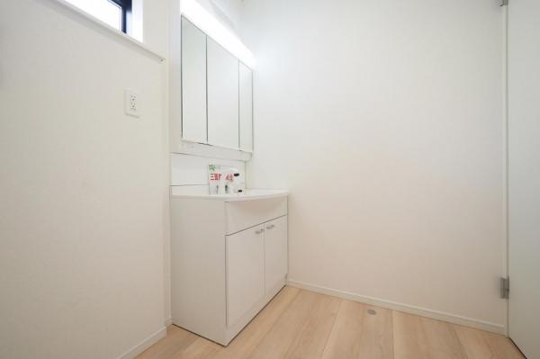 西東京市南町3丁目　新築一戸建て 脱衣所