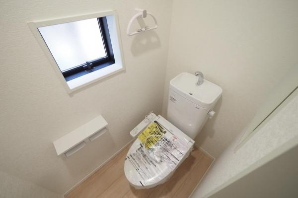 西東京市南町3丁目　新築一戸建て トイレ