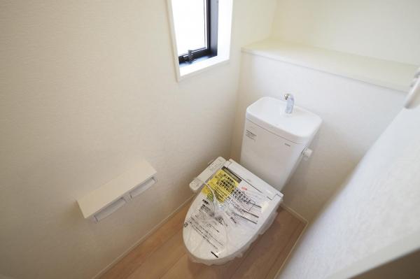 西東京市南町3丁目　新築一戸建て トイレ