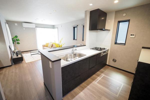 【見学予約受付中♪／角地／スカイバルコニー】清瀬市中里5丁目　未入居一戸建て キッチン