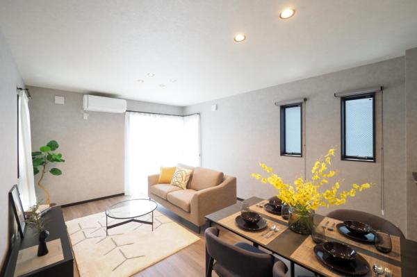 【見学予約受付中♪／角地／スカイバルコニー】清瀬市中里5丁目　未入居一戸建て リビングダイニング