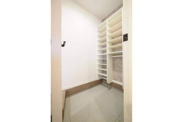 【見学予約受付中♪／角地／スカイバルコニー】清瀬市中里5丁目　未入居一戸建て 収納