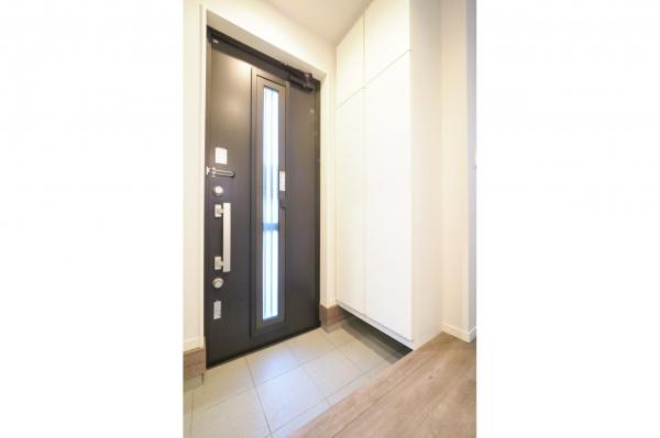 【見学予約受付中♪／角地／スカイバルコニー】清瀬市中里5丁目　未入居一戸建て 玄関