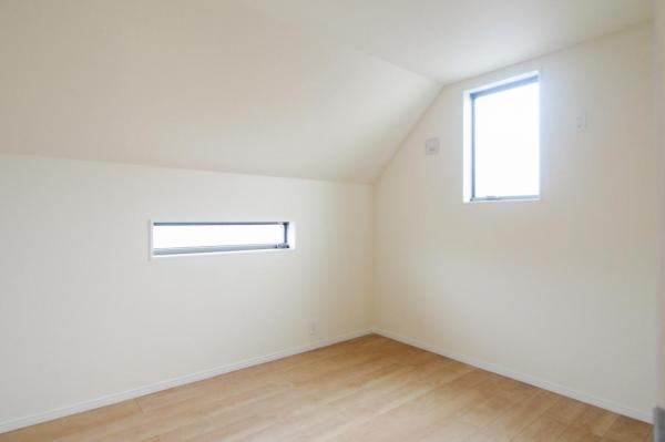 【見学予約受付中♪／南向きLDK17帖超】東村山市本町1丁目　新築未入居一戸建て 洋室