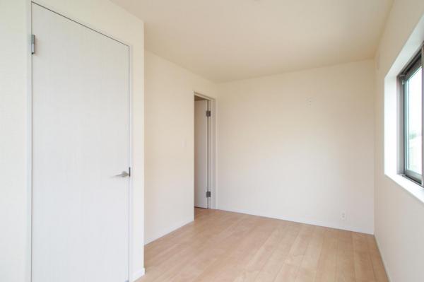 【見学予約受付中♪／南向きLDK17帖超】東村山市本町1丁目　新築未入居一戸建て 洋室