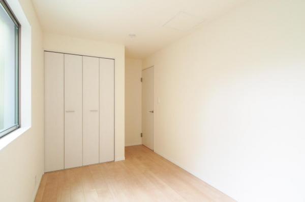 【見学予約受付中♪／南向きLDK17帖超】東村山市本町1丁目　新築未入居一戸建て 収納